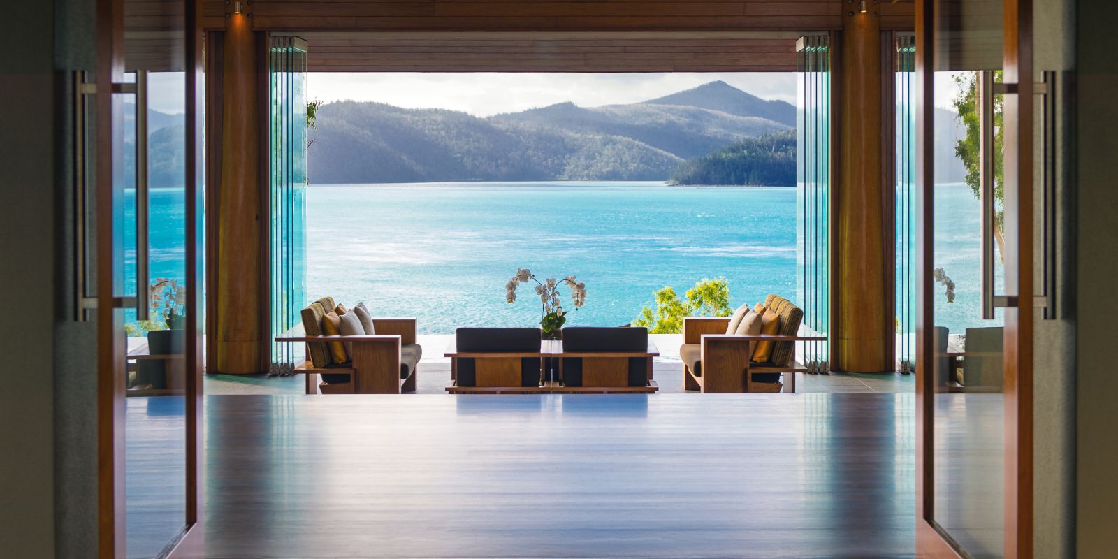 Long pavilion entrance with Great Barrier Reef view at luxury lodge Qualia in Australia