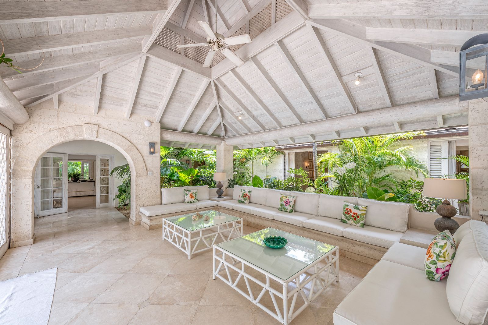 Outdoor-Living at Bluff House in Barbados