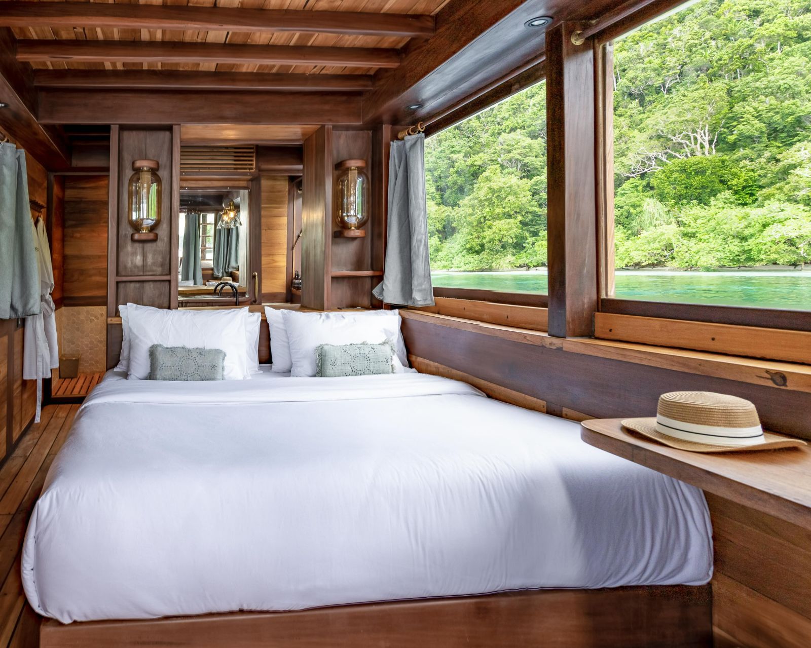 Double guest cabin onboard the Dewata phinisi in Indonesia