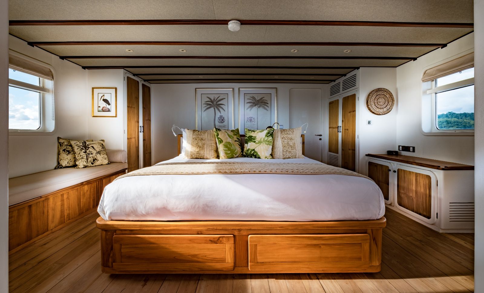 Master cabin on Luxury Yacht Rascal 