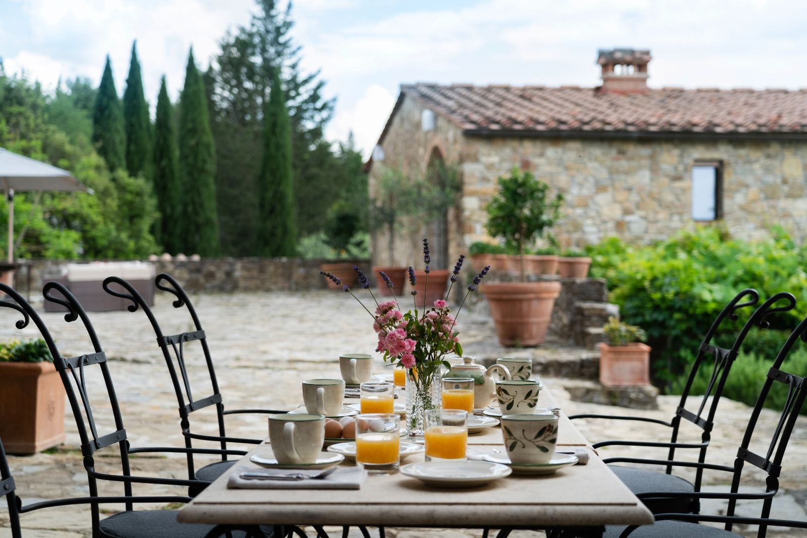 Outdoor Dining at Villa Ardore in Provence