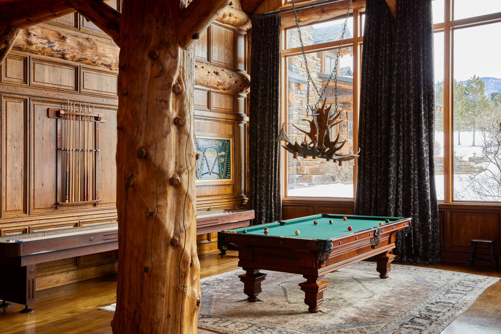 Recreation room at Sleeping Indian Lodge in Colorado in the USA