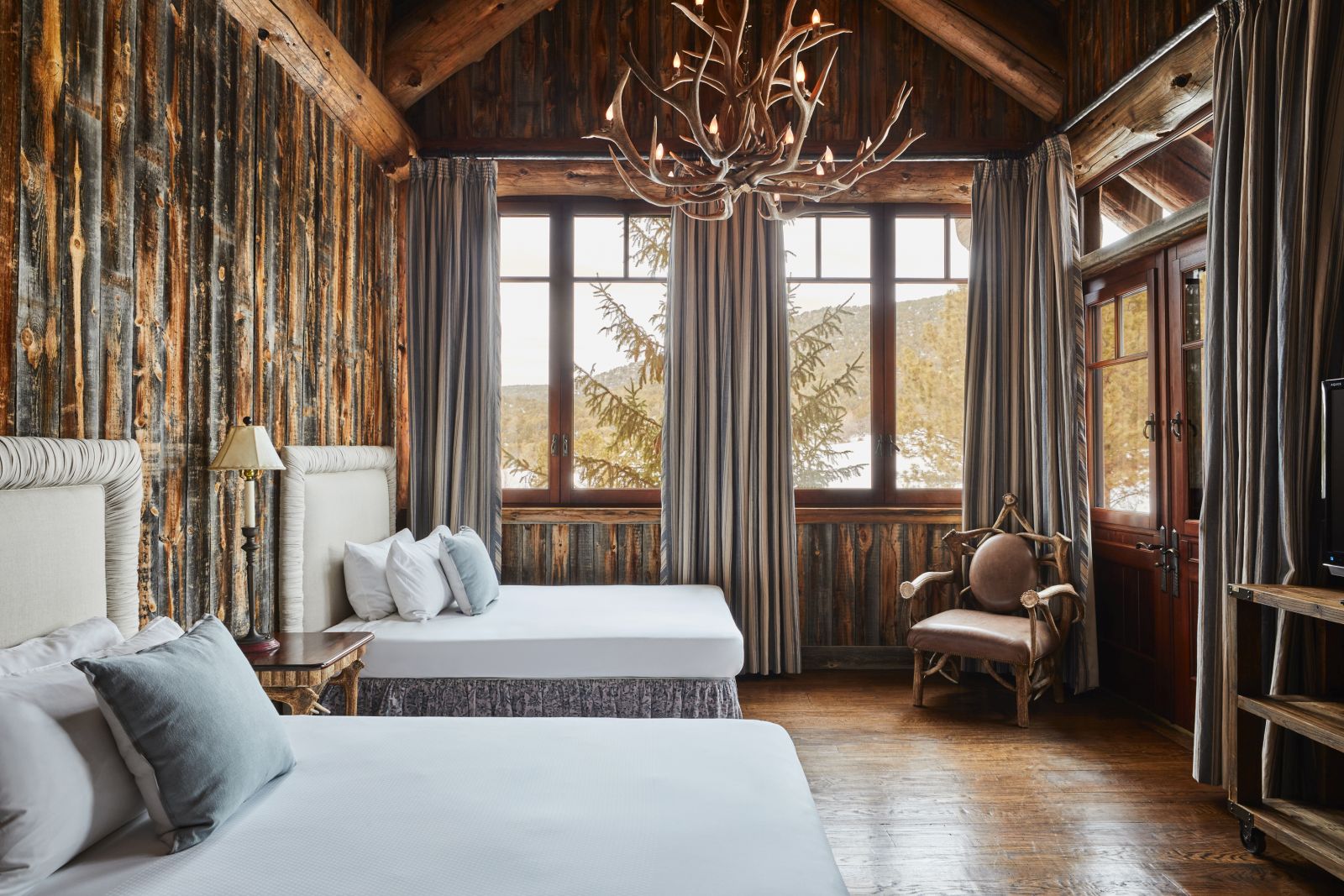 Western guest suite at Sleeping Indian Lodge in Colorado in the USA